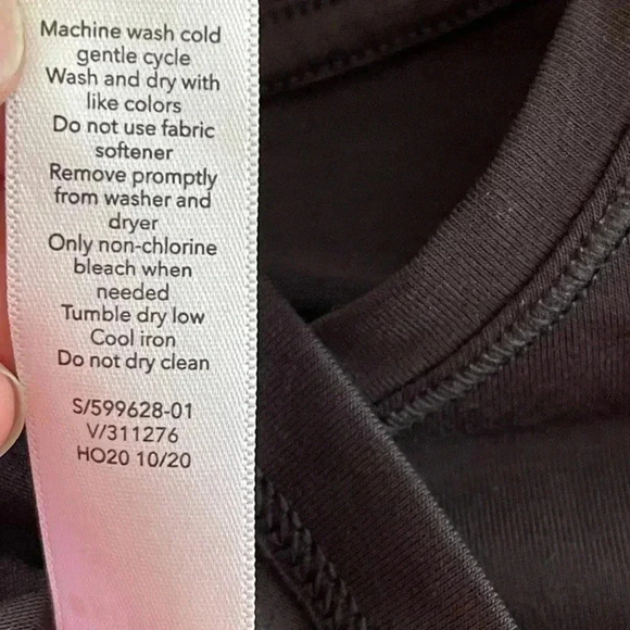 Athleta Essence Flow Top - Picture 9 of 9